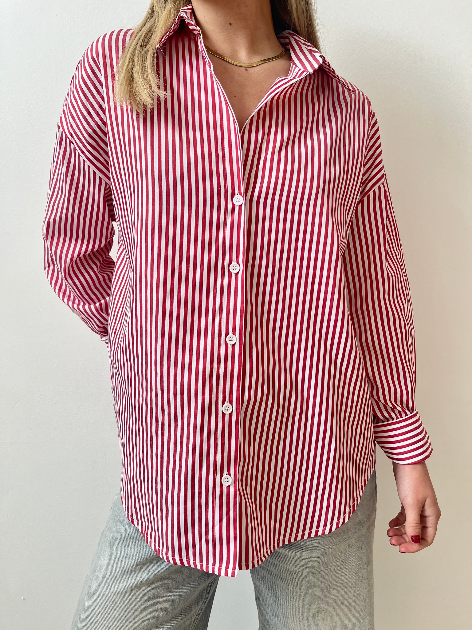 Camisa Roja con lineas