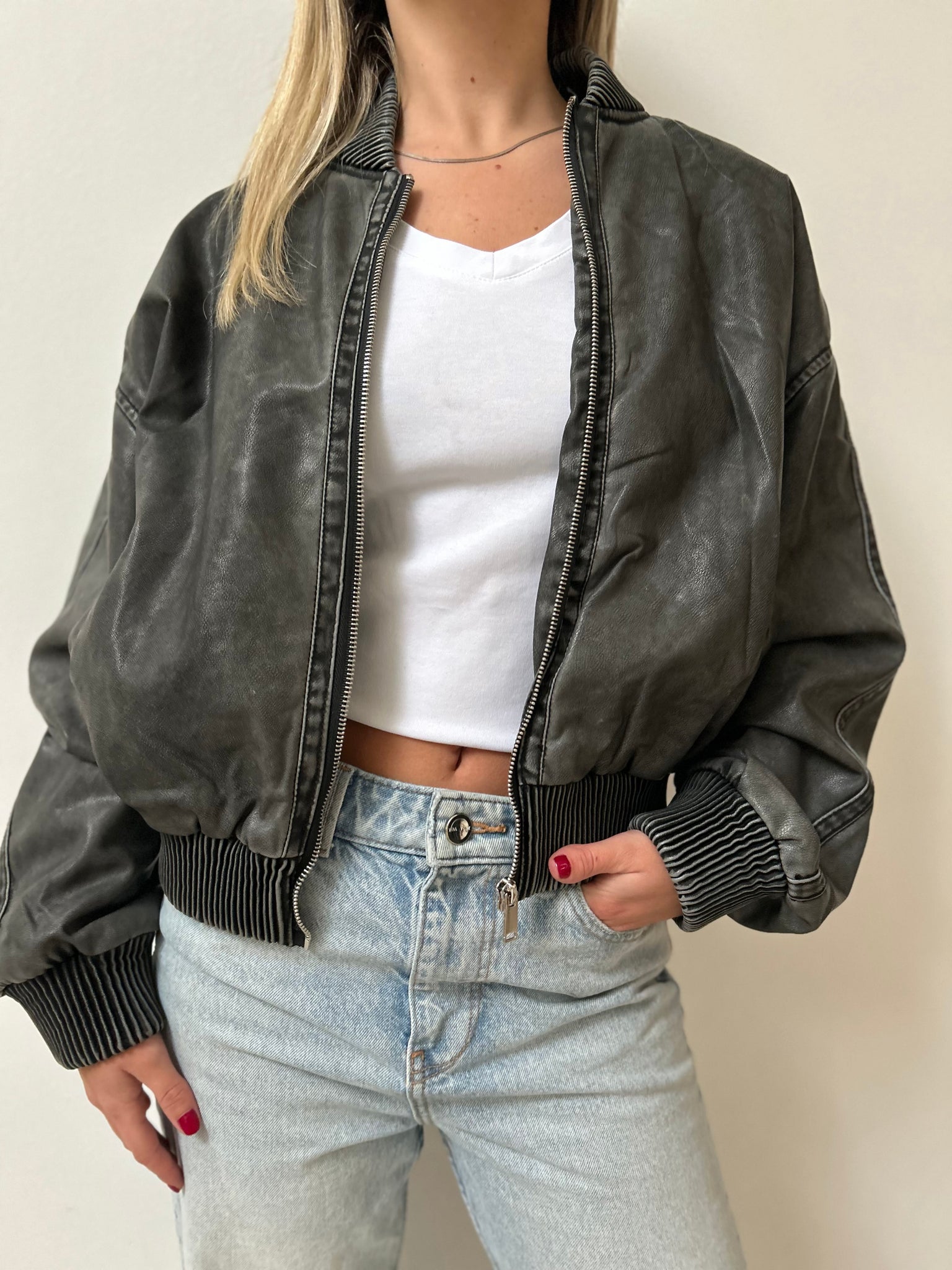 Bomber ecocuero grafito