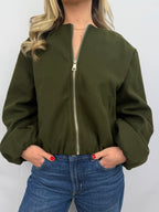 Bomber Ampuero