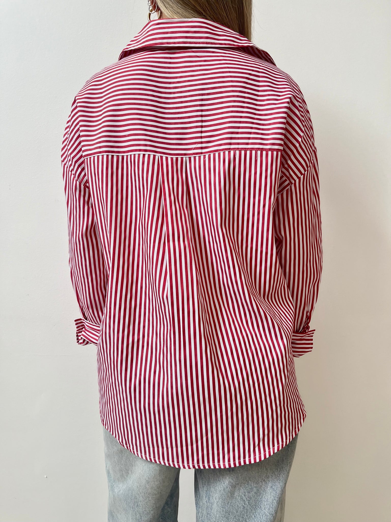 Camisa Roja con lineas